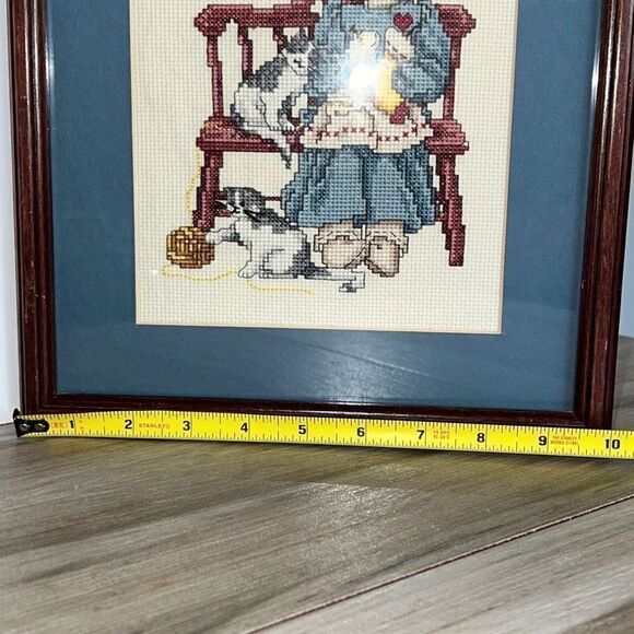 Needlepoint Artwork of Girl With Cats 13" x 10" Framed & Matted grant core - Picture 7 of 8